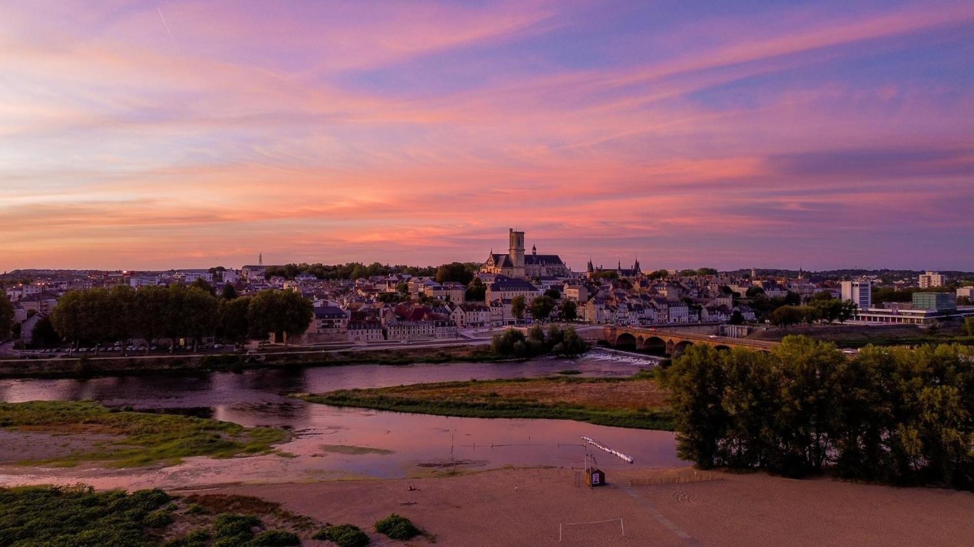"Au Centre De Nevers" Hyper Centre Ville De Nevers, Proche Gare, Spacieux & Calme Eksteriør bilde